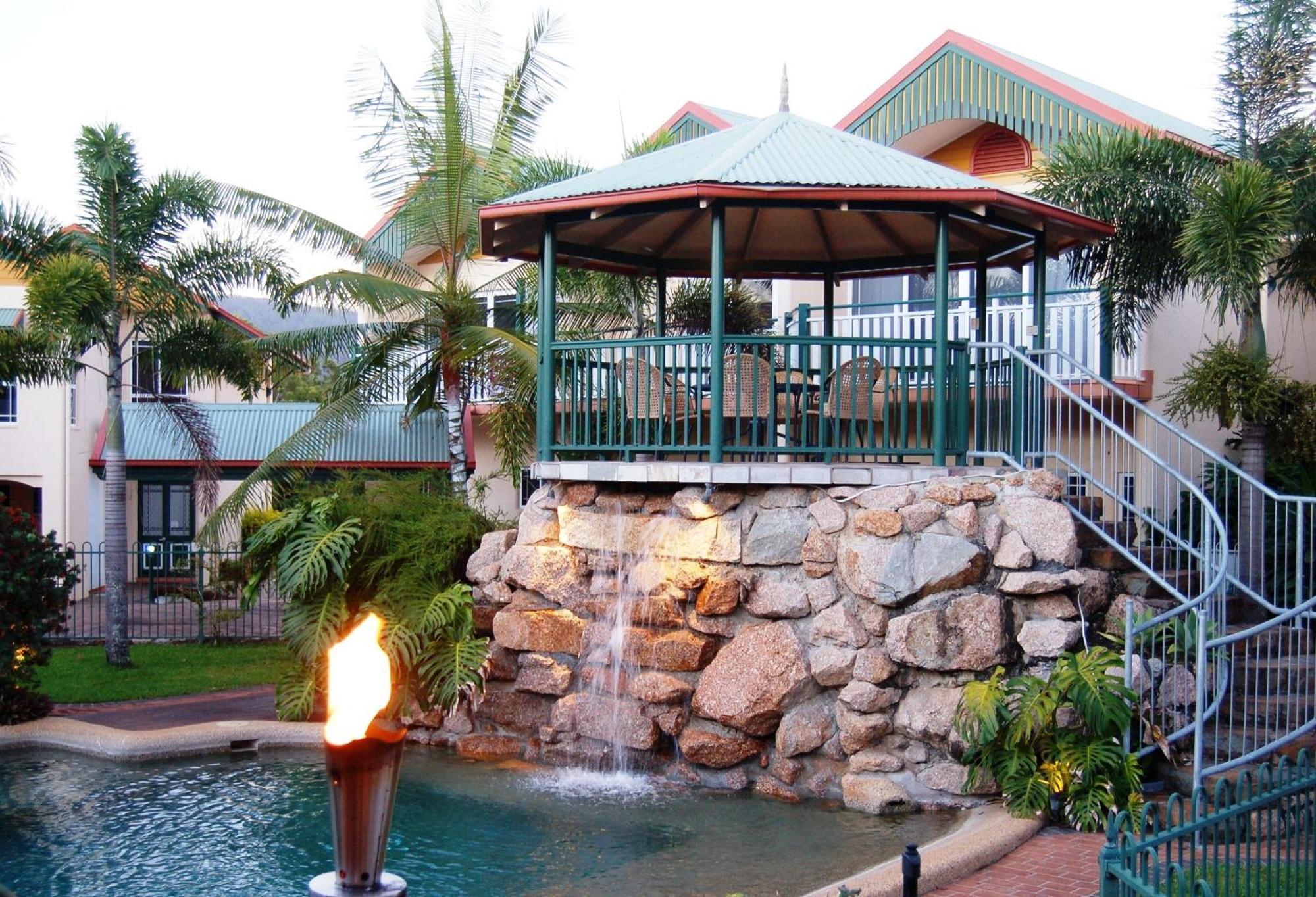 Tinaroo Lake Resort Экстерьер фото